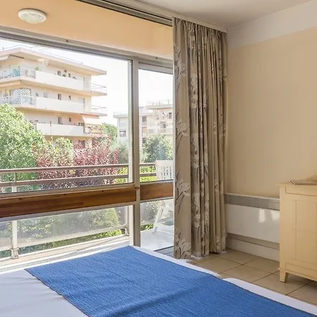 Heliotel Apartman Saint-Laurent-du-Var